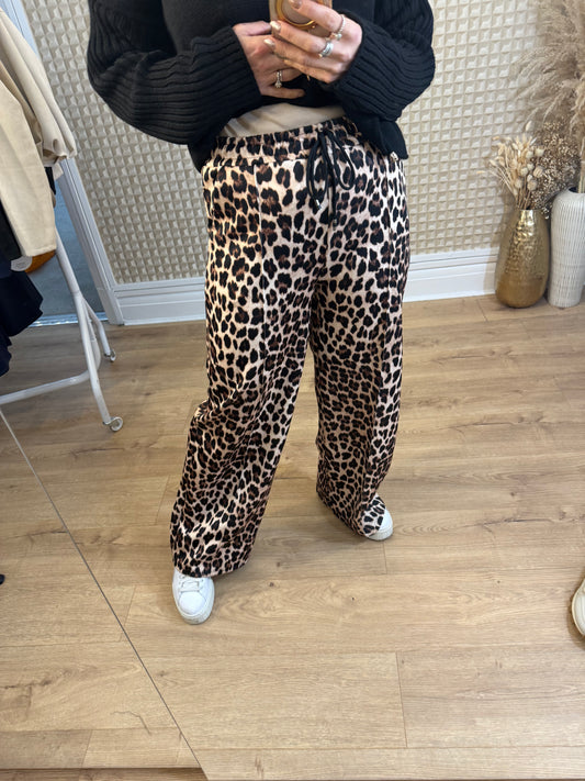 Leopard Smart Jogger