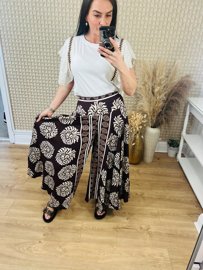 Brown QED Palazzo