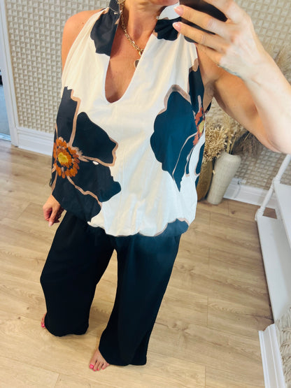 Flower Puff Hem Blouse