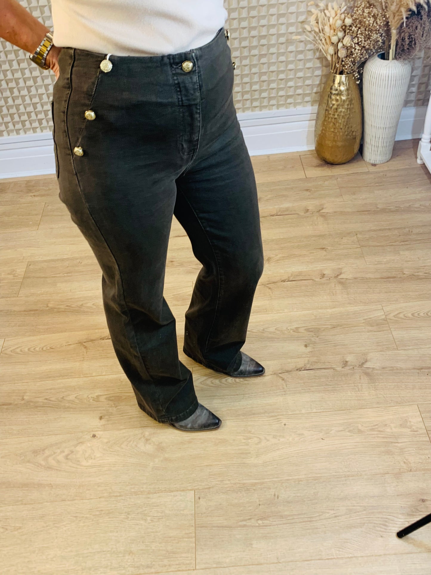 Folyrose Brown Button Jeans