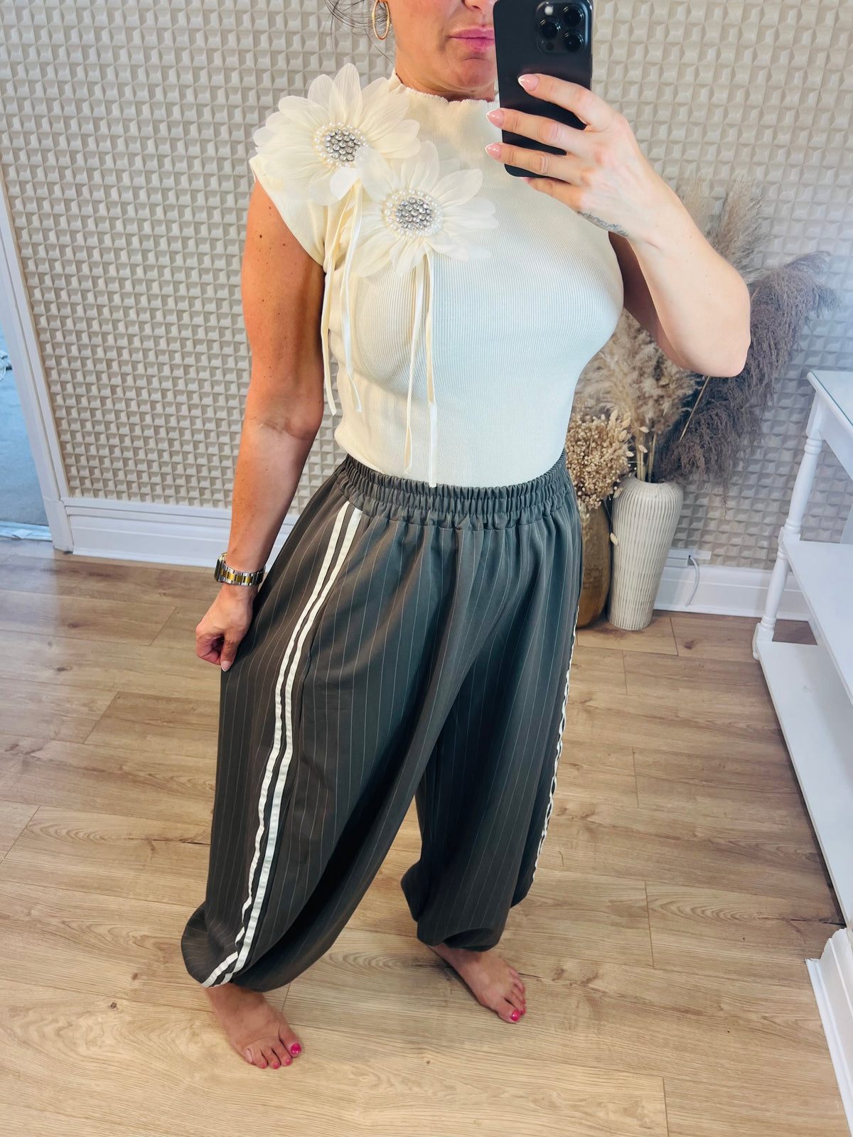Cream Diamanté Flower Knit