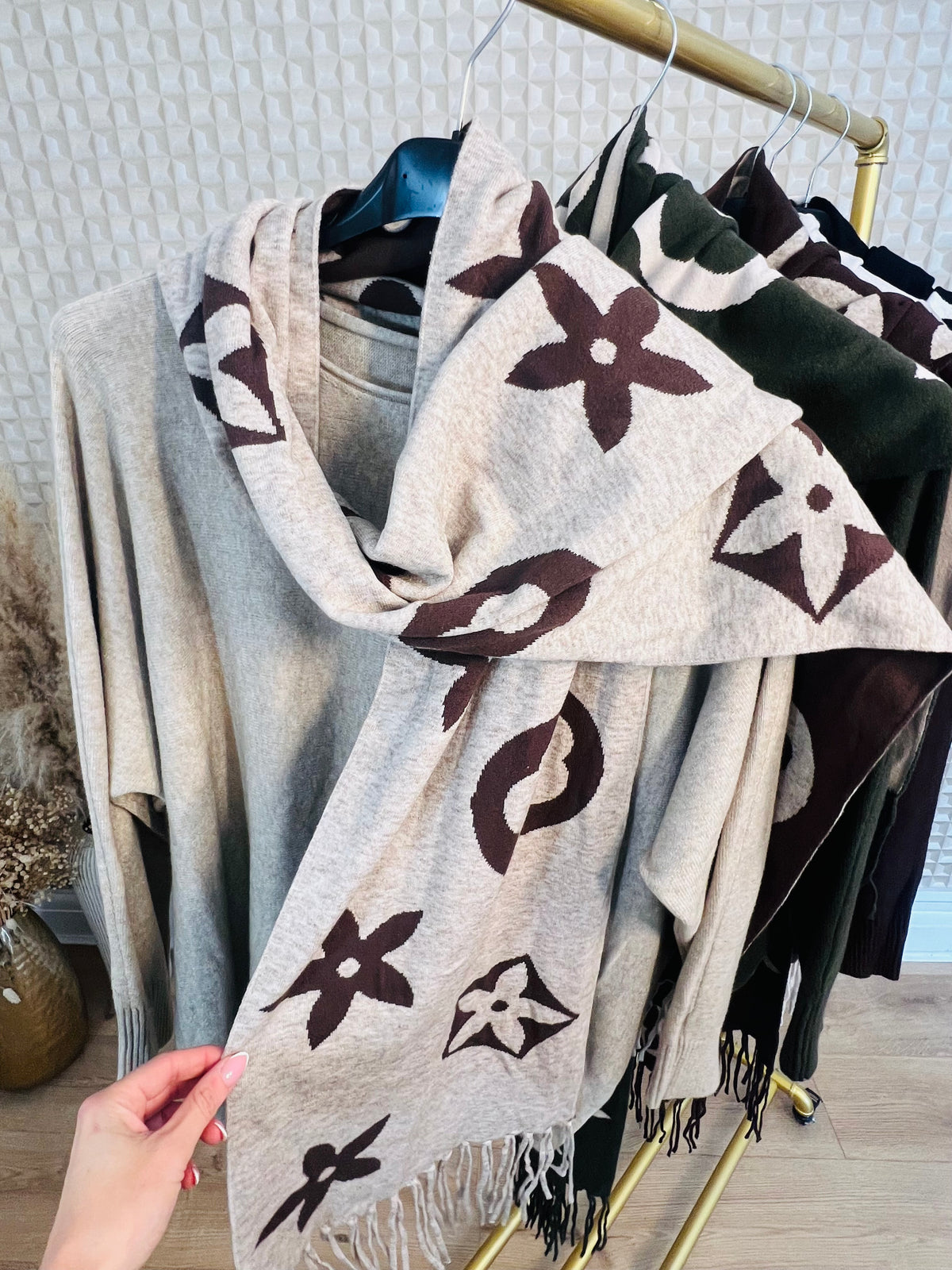 Louis Scarf Jumper