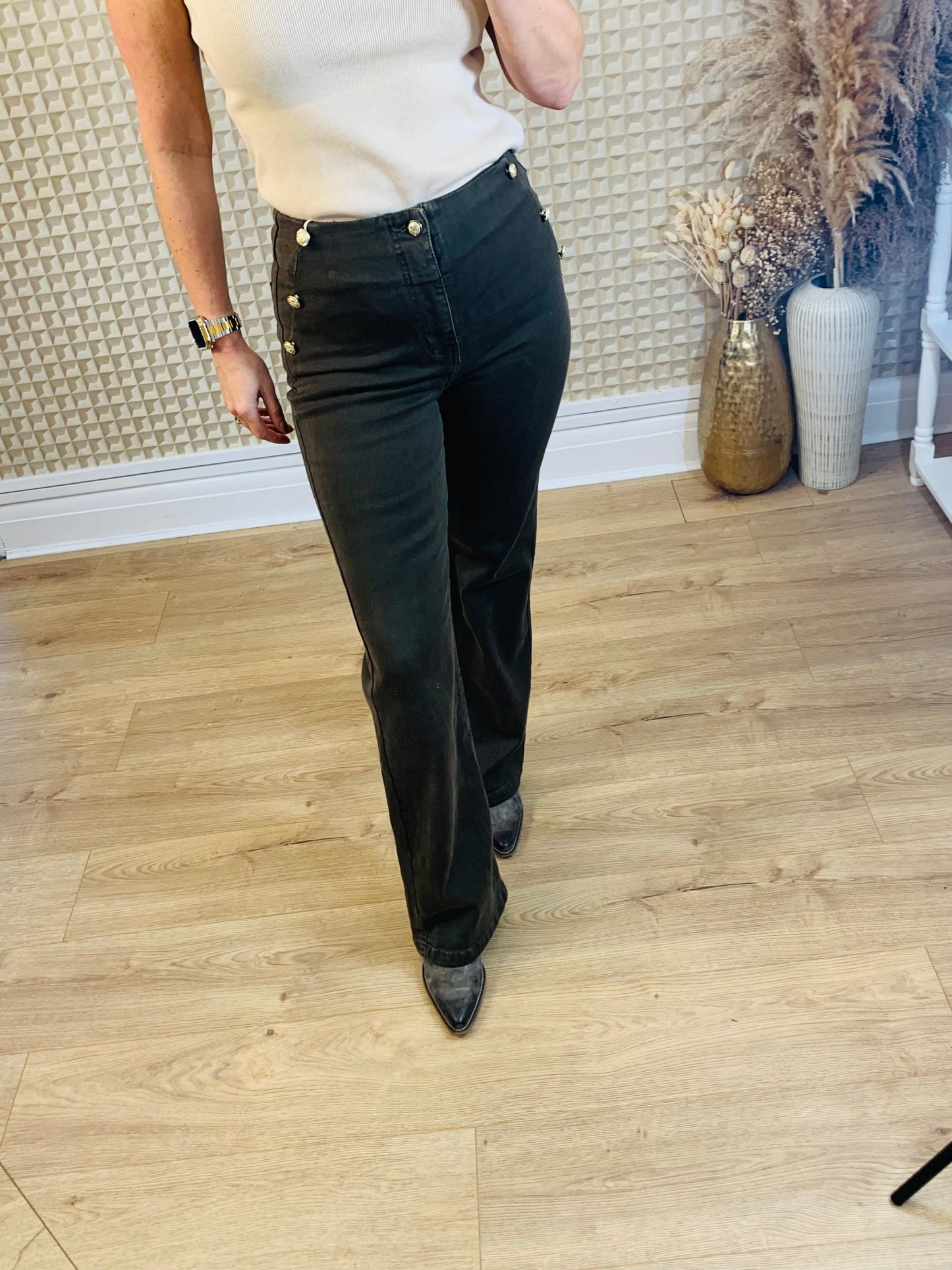 Folyrose Brown Button Jeans