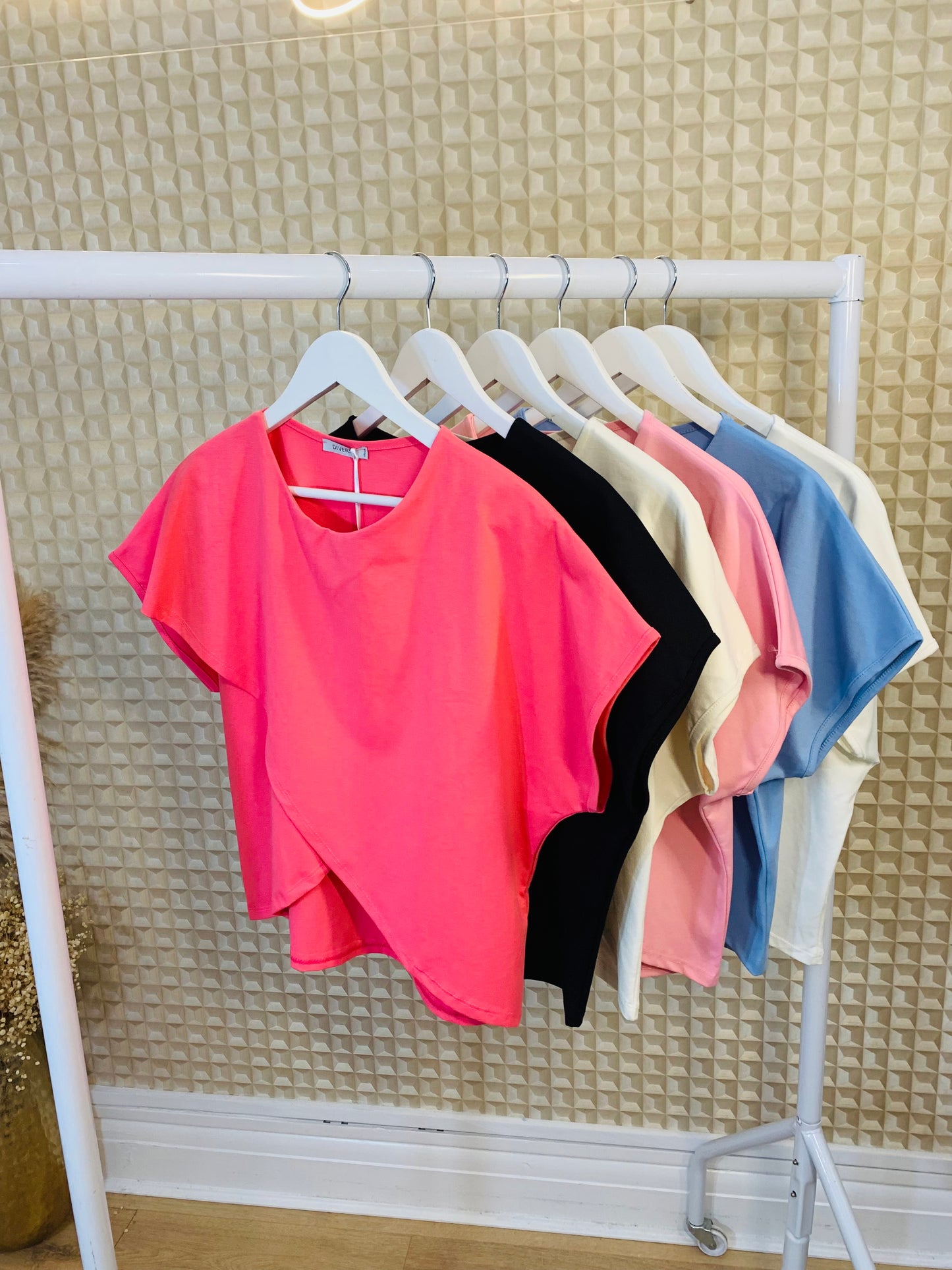 Diverse Cross Over Tee