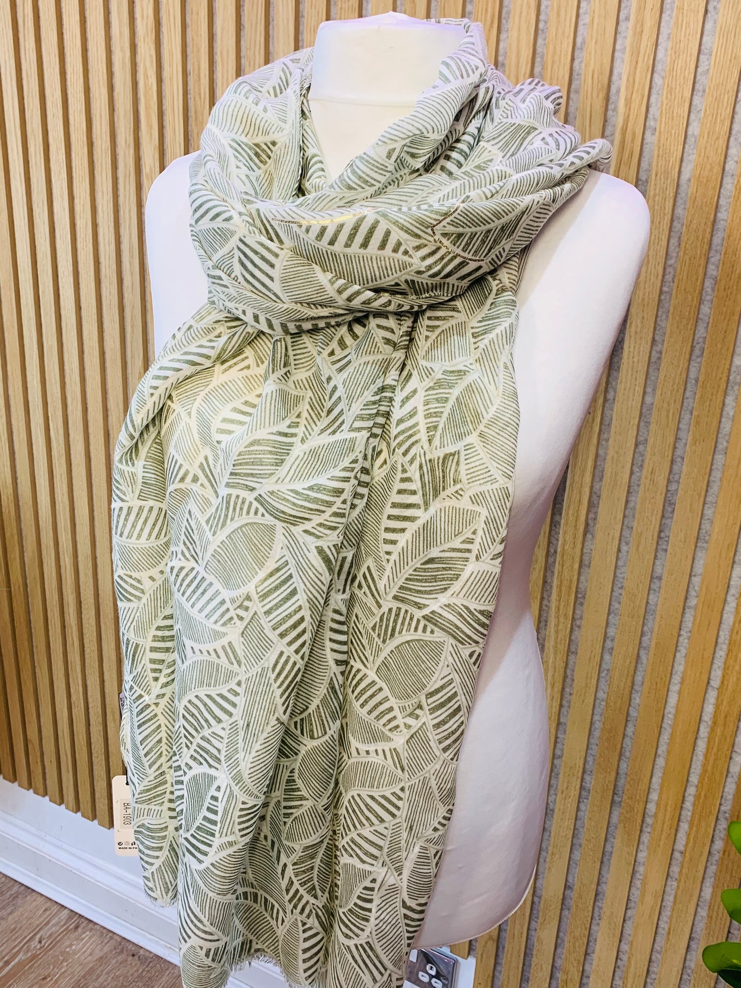 Leaf Scarf