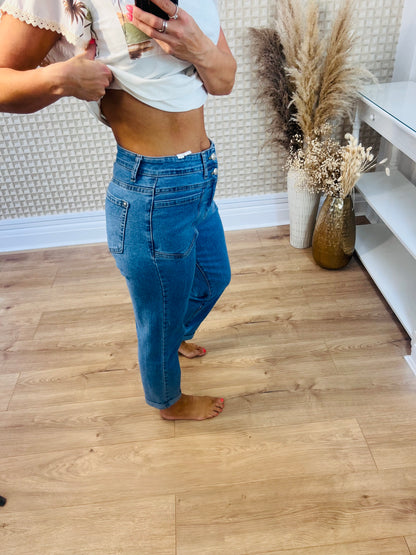 BS Mom Fit Jeans