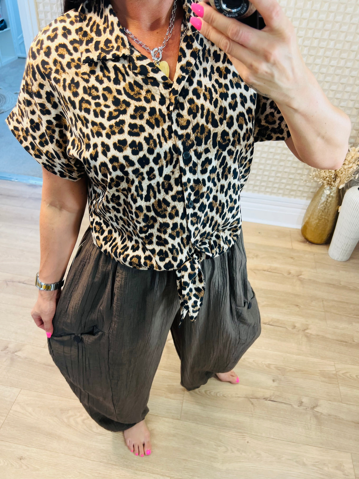 Cropped leopard print shirt