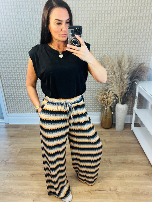 Izzy Bubble Hem Top