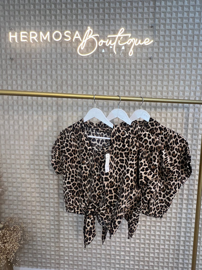 Cropped leopard print shirt