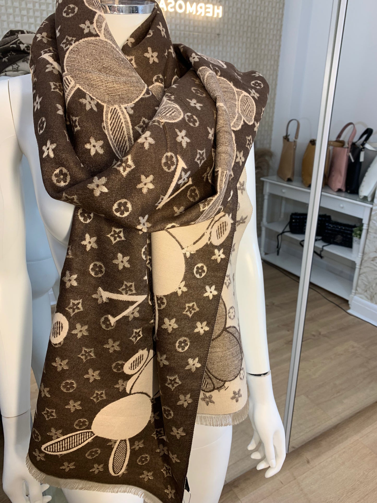 LV Teddy Scarf