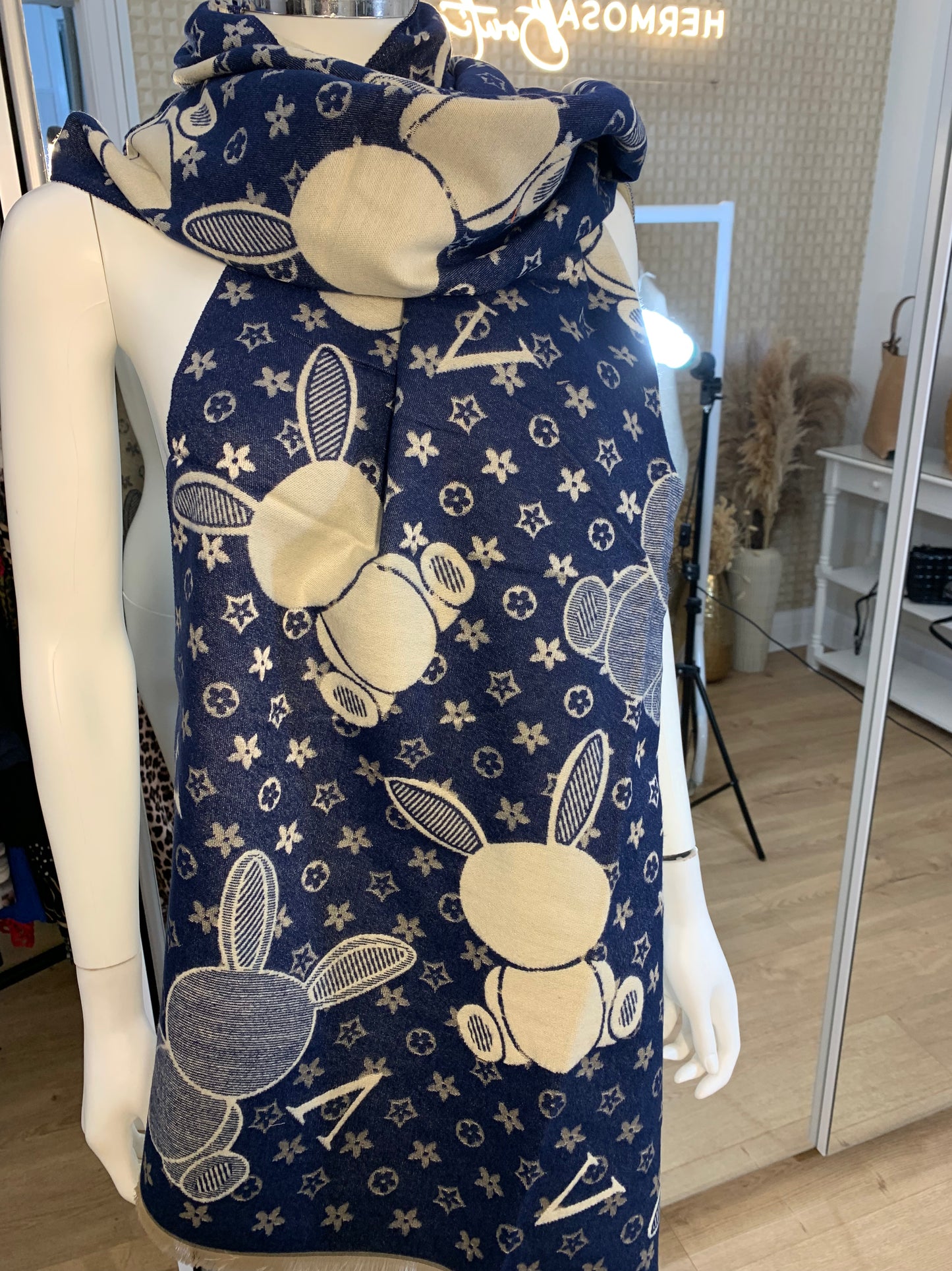 LV Teddy Scarf